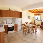 Апартаменты Dogis Retreat Айя-Евфимия